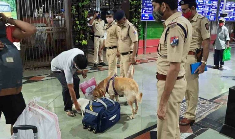 मुंबई लोकल दहशतवाद्यांच्या निशाण्यावर