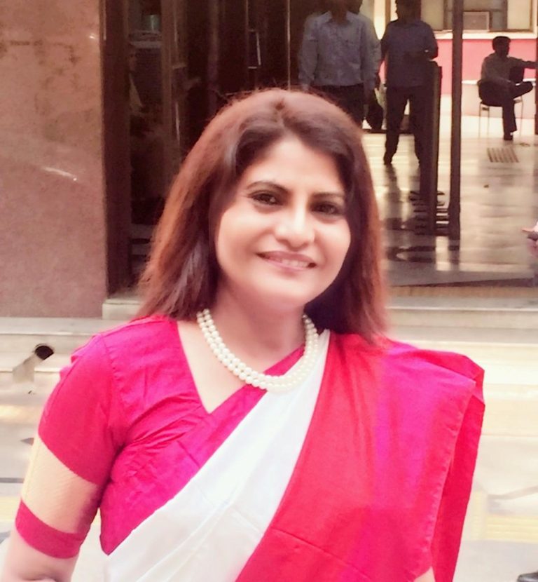 भारतीय जनता पक्षाच्या केंद्रीय कमिटी सदस्या प्रवीण दरेकरांच्या समर्थनार्थ मैदानात ; विरोधी पक्षनेत्यांच्या केसाला हात तर लावून दाखवा ; डॉ. उज्ज्वला जाधव यांचा इशारा