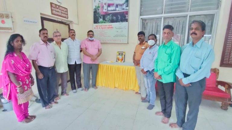 थोर समाजसुधारक प्रबोधनकार ठाकरे यांच्या १३६व्या जयंतीनिमीत्त  पवित्र स्मृतीस मराठी पत्रकार संघात विनम्र अभिवादन