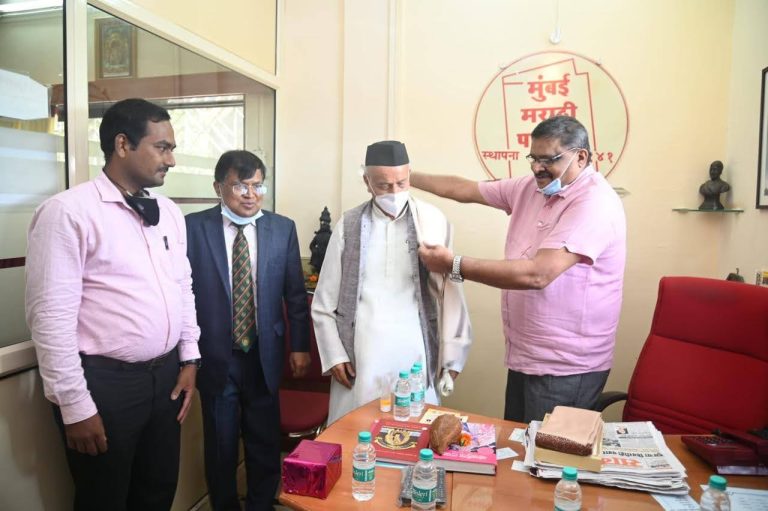 राज्यपाल मिष्किलपणे – ‘मी देखील ऐंशी वर्षांचा आहे