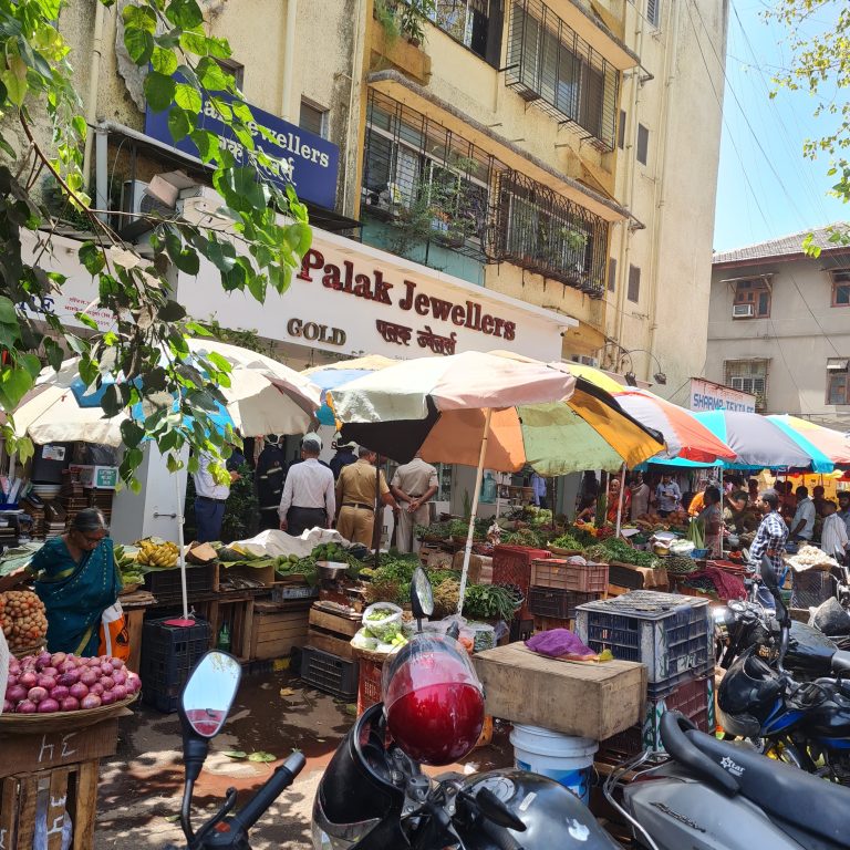 माटुंगा येथील पलक ज्वेलर्स मध्ये आग चौकशीची मागणी