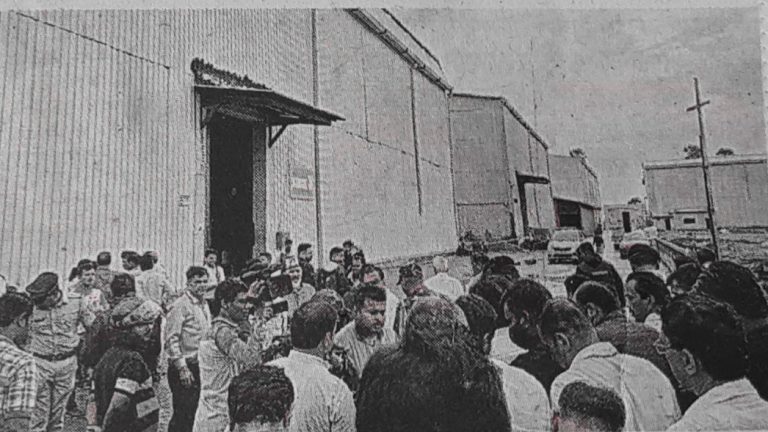 काँग्रेस आमदार अस्लम शेख यांचा मुंबईच्या म्हाडा मध्ये  जमीन घोटाळा -सोमय्या यांच्याकडून 8 बेकायदा स्टुडिओची पाहणी