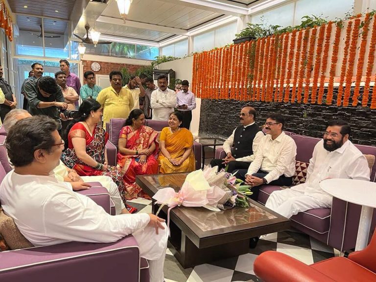 गणेश दर्शनाचा गोडवा भेटी गाठी वाढवा