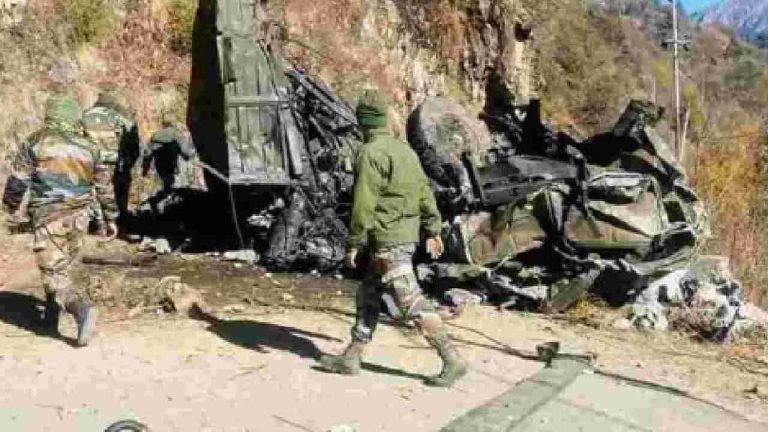 सिक्कीममध्ये ट्र्क दरीत कोसळून १६जवान शाहिद