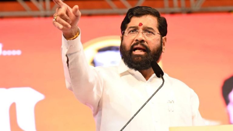 येत्या आठ दिवसात मंत्रिमंडळाचा विस्तार अब्दुल सत्तार यांची हाकलपट्टी होण्याची शक्यता -शिरसाट- सरवणकर यांना संधी?