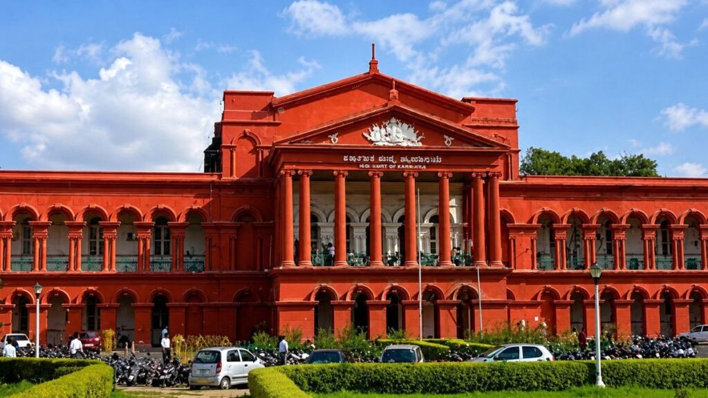 बनावट आधार कार्ड प्रकरणी कर्नाटक उच्च न्यायालयाने संताप व्यक्त केला
