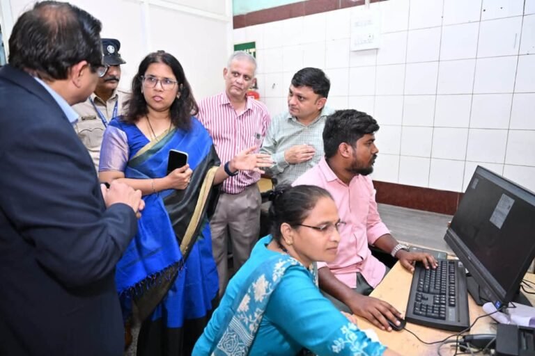 लोकमान्य टिळक रुग्णालयात HMIS प्रायोगिक अंमलबजावणी; बाह्यरुग्ण नोंदणी व डिजिटल पेमेंट सेवा सुरू — प्राजक्ता वर्मा भेट