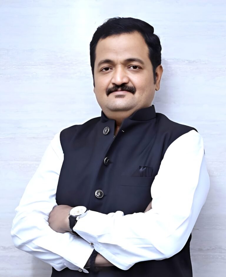 मुंबई जिल्हा सहकारी बँकेच्या बैठकीत- बेरोजगार सेवा सहकारी संस्थांच्या विविध मागण्या व अडचणींवर जोरदार चर्चा- अध्यक्ष चंद्रशेखर अशोक कानडे यांनी भर सभेमध्ये आक्रमकपणे  केले उपस्थित&nbsp; सवाल